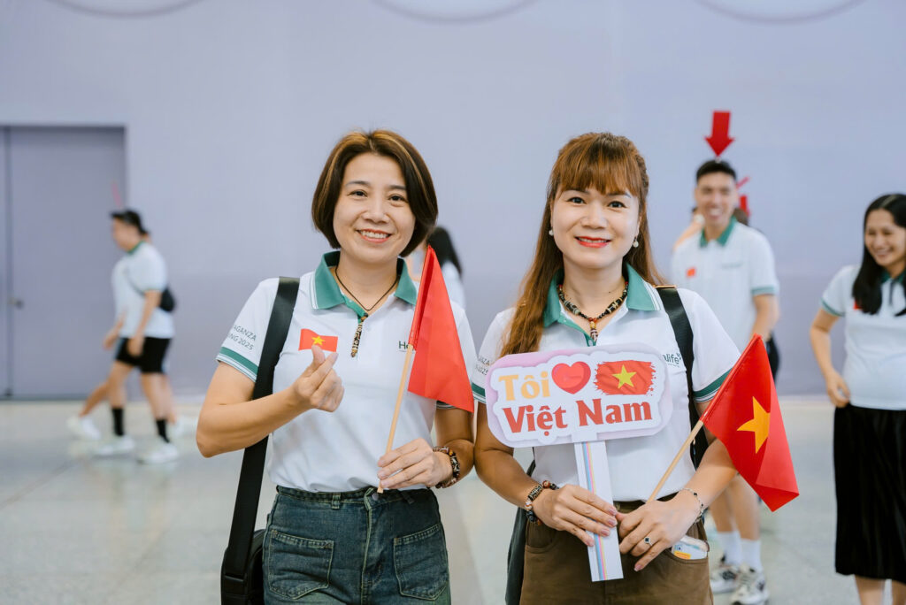 In áo thun nhóm teambuilding 2025